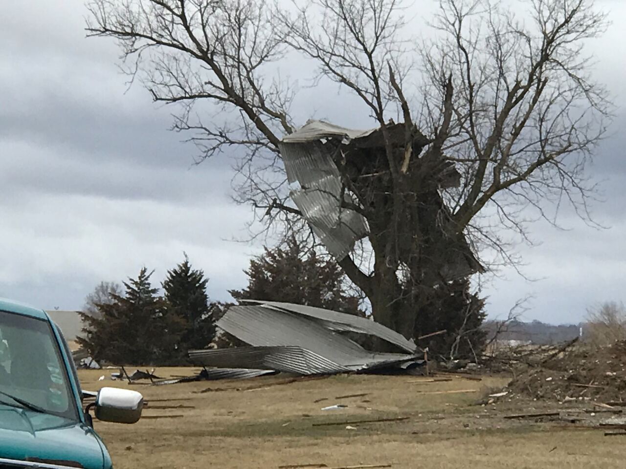 Elkhorn tornado damage